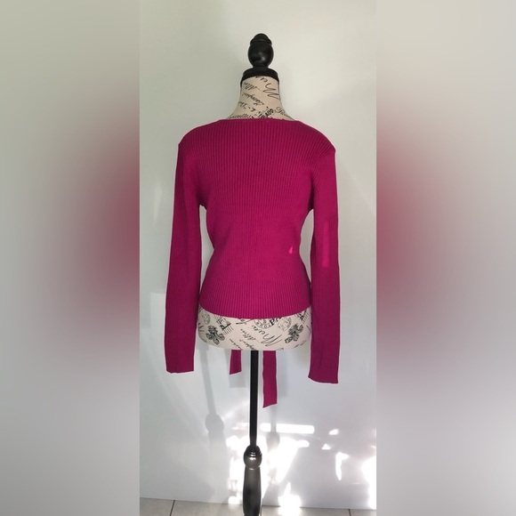 NWOT Limited Collection Sweater - Picture 2 of 8